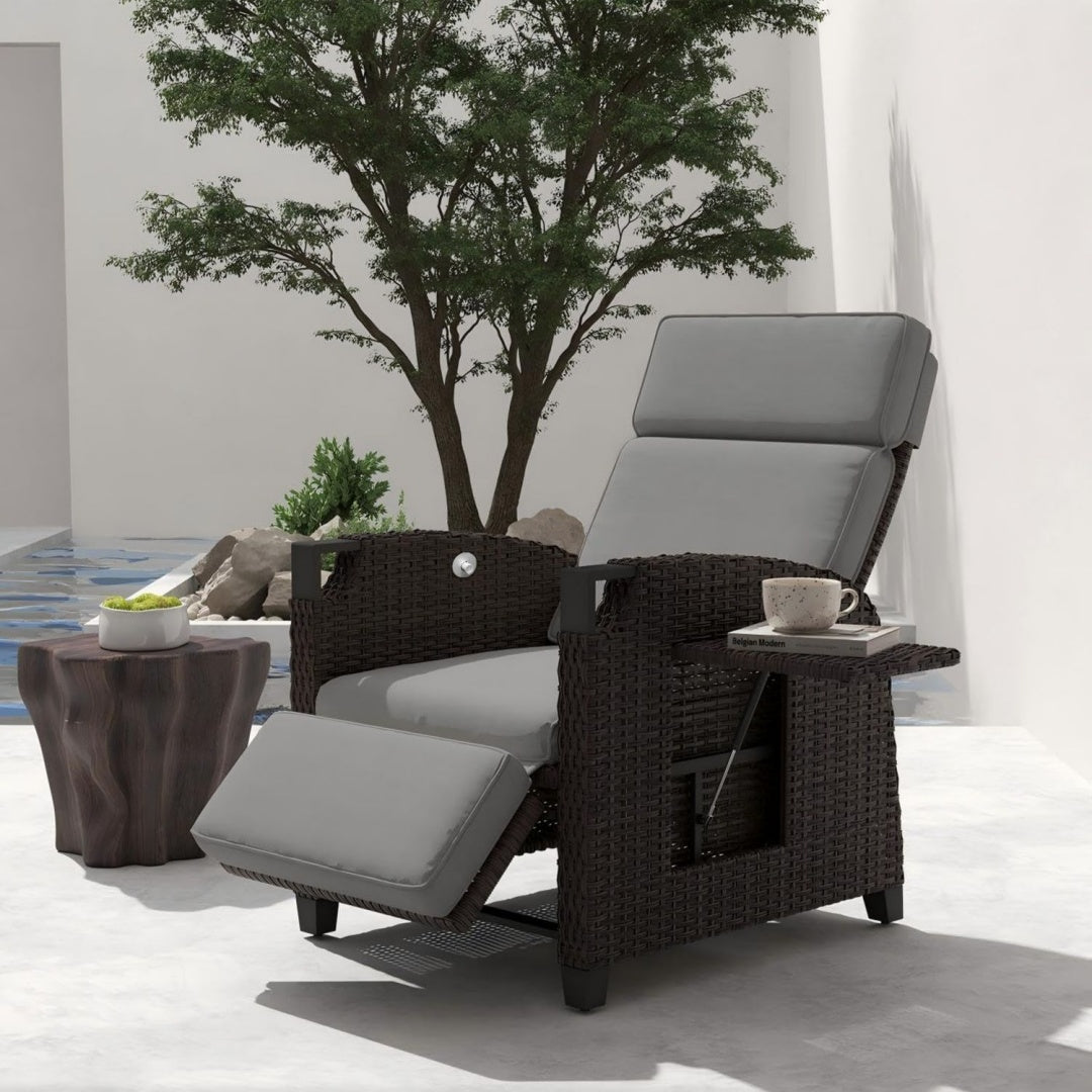 Liegestuhl mit Kissen Beistelltisch rattan 150